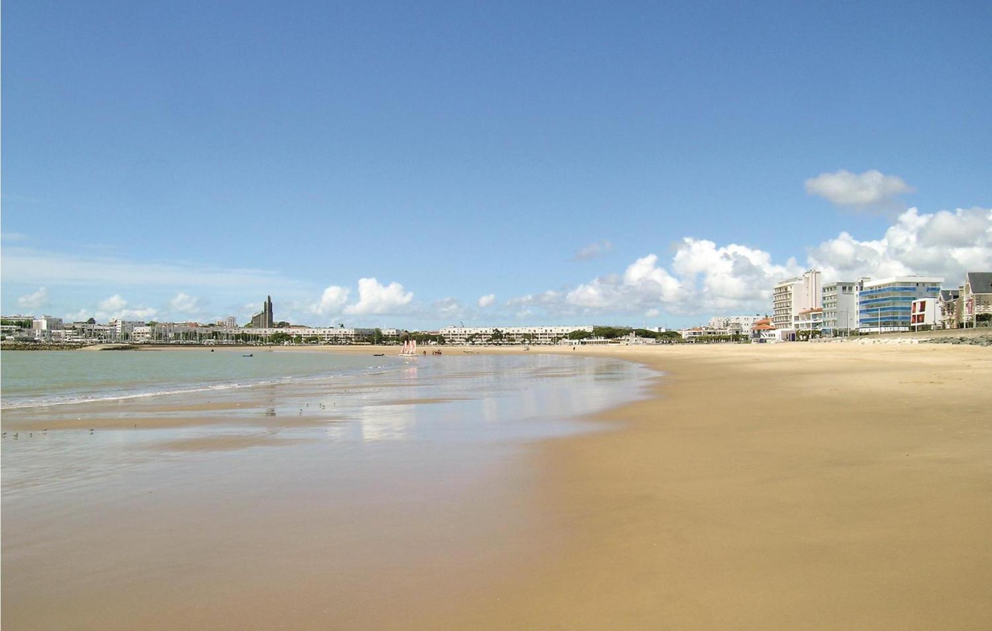 Gorgeous Apartment In Royan With Kitchen Exterior photo