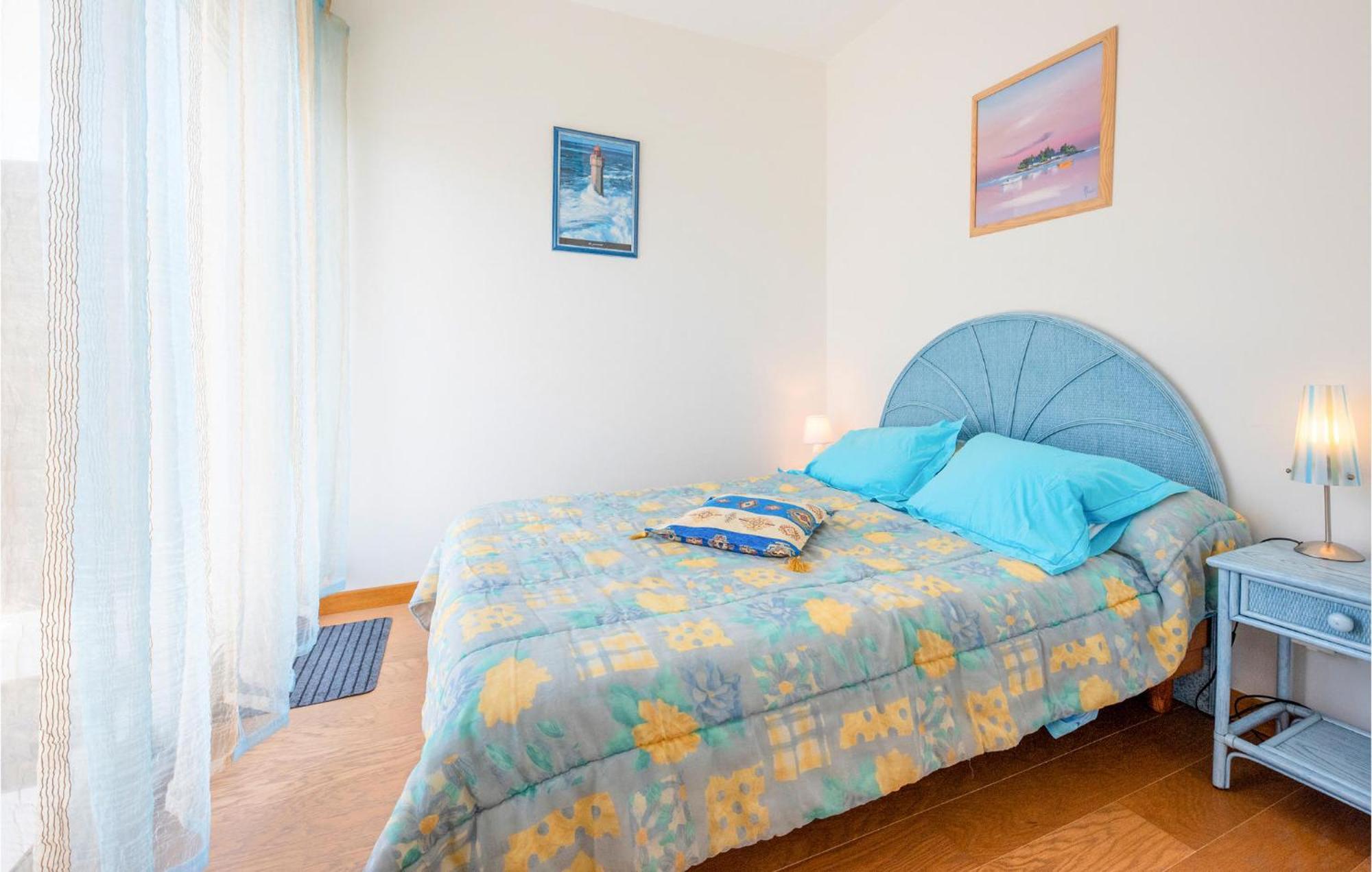 Gorgeous Apartment In Royan With Kitchen Exterior photo