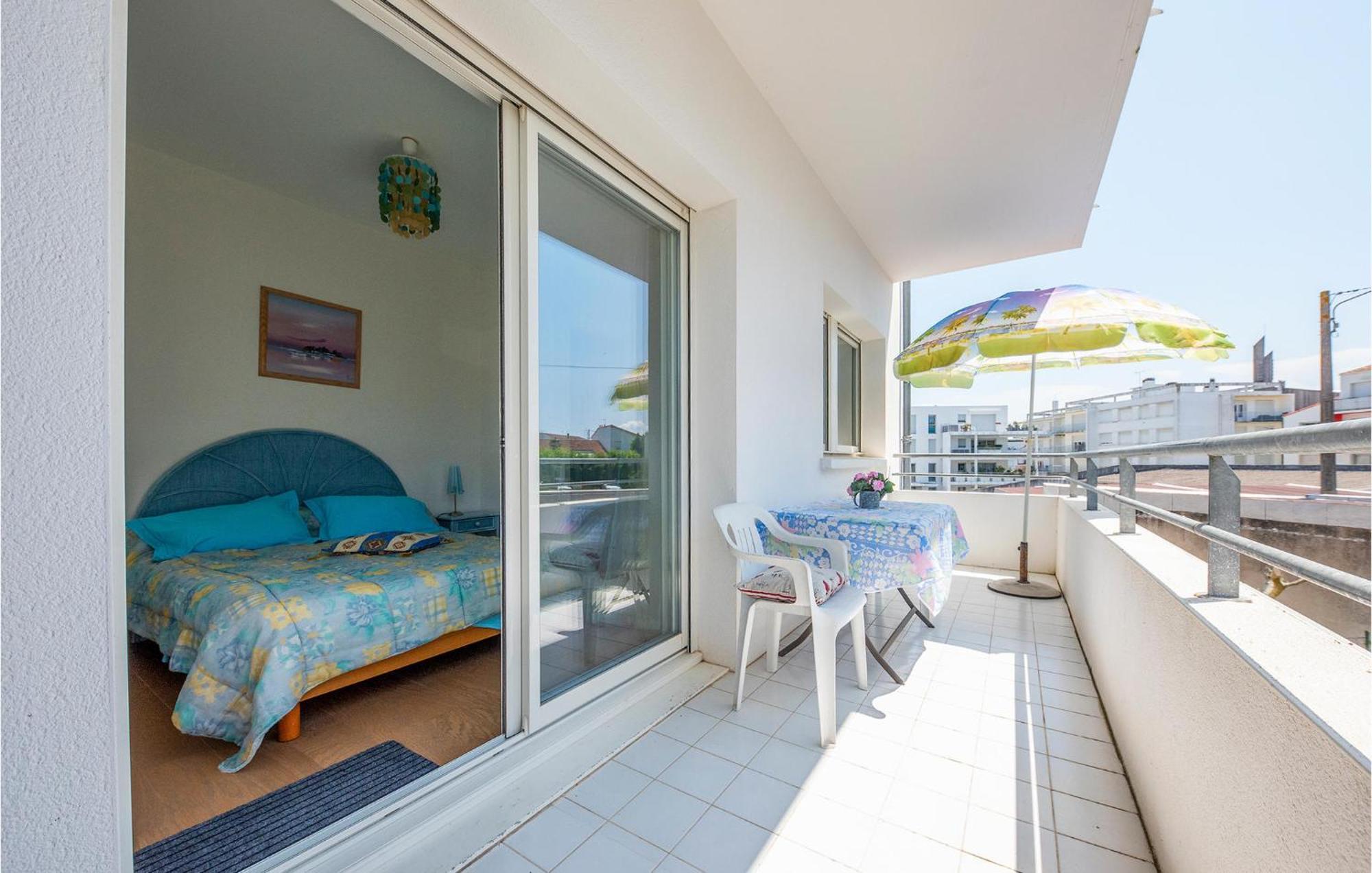 Gorgeous Apartment In Royan With Kitchen Exterior photo